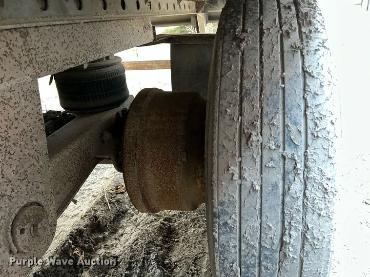 image for item DL7759 1999 Utility Trailer MFG  refrigerated van trailer