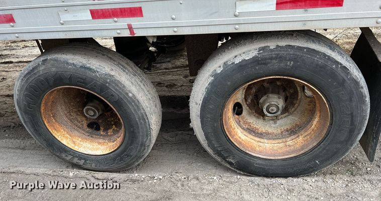 image for item DL7759 1999 Utility Trailer MFG  refrigerated van trailer