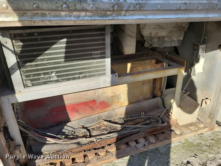 image for item DL7760 1971 Silver Eagle  bus