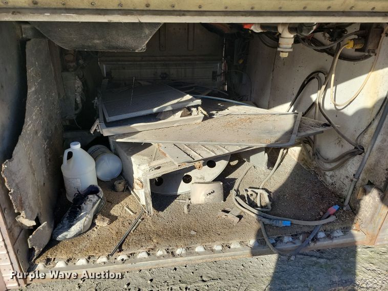 image for item DL7760 1971 Silver Eagle  bus