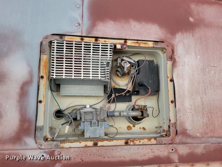 image for item DL7760 1971 Silver Eagle  bus