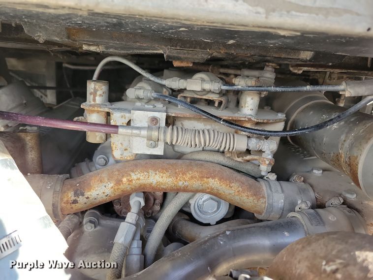 image for item DL7760 1971 Silver Eagle  bus