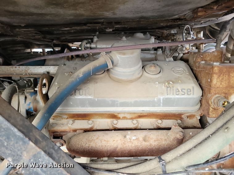 image for item DL7760 1971 Silver Eagle  bus