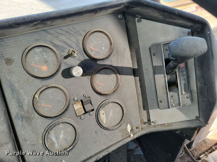 image for item DL7760 1971 Silver Eagle  bus