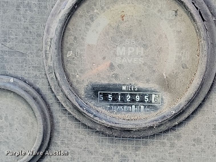 image for item DL7760 1971 Silver Eagle  bus