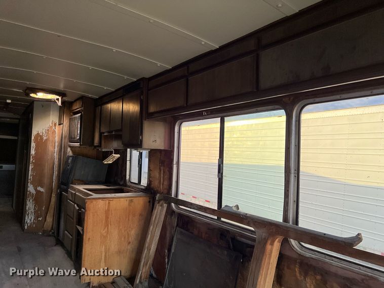 image for item DL7760 1971 Silver Eagle  bus