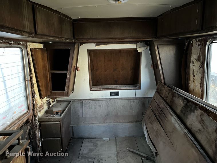 image for item DL7760 1971 Silver Eagle  bus