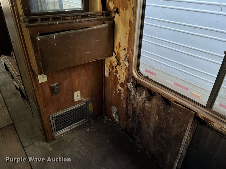 image for item DL7760 1971 Silver Eagle  bus