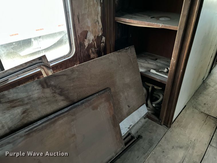 image for item DL7760 1971 Silver Eagle  bus