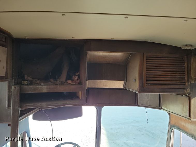 image for item DL7760 1971 Silver Eagle  bus