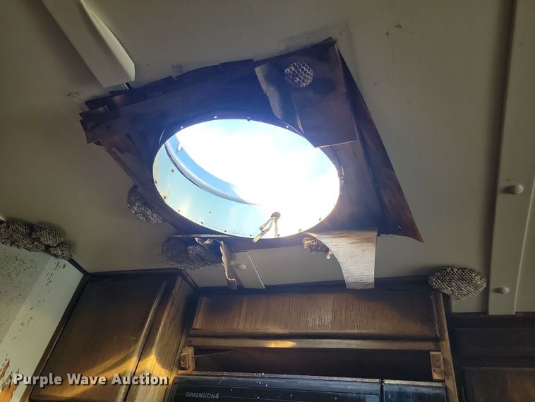 image for item DL7760 1971 Silver Eagle  bus