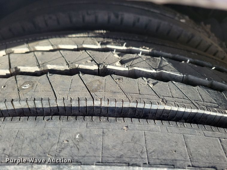 image for item DL7760 1971 Silver Eagle  bus