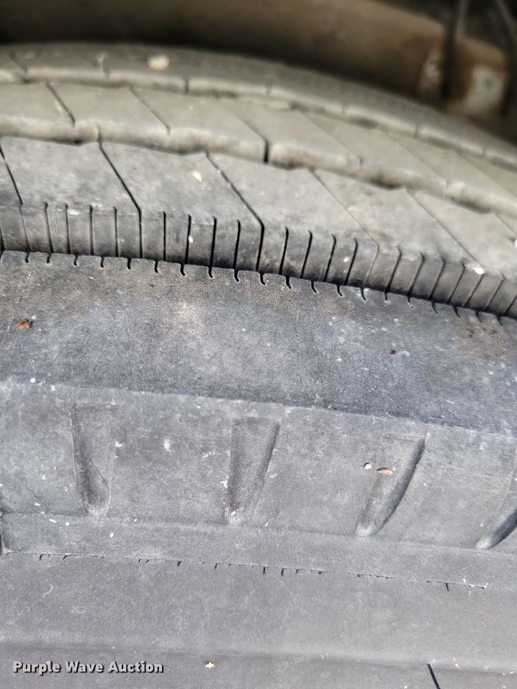 image for item DL7760 1971 Silver Eagle  bus