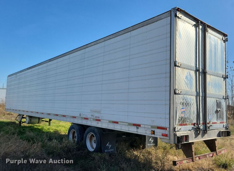 image for item DL7761 2006 Utility 3000R  refrigerated van trailer
