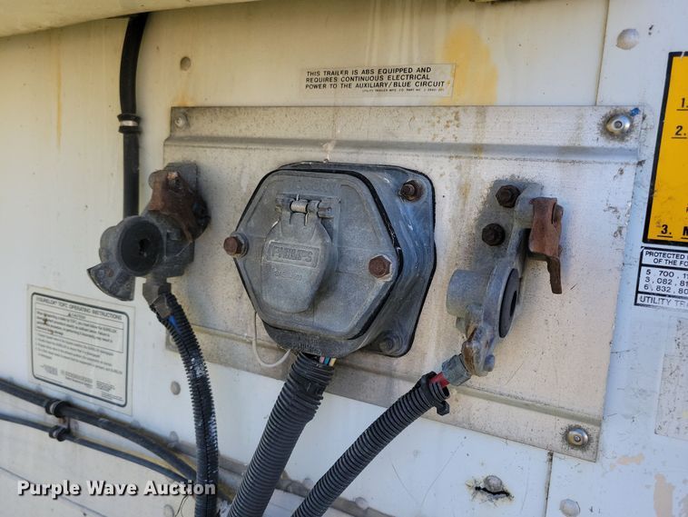 image for item DL7761 2006 Utility 3000R  refrigerated van trailer