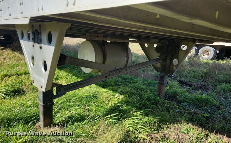 image for item DL7761 2006 Utility 3000R  refrigerated van trailer