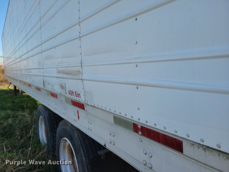 image for item DL7761 2006 Utility 3000R  refrigerated van trailer