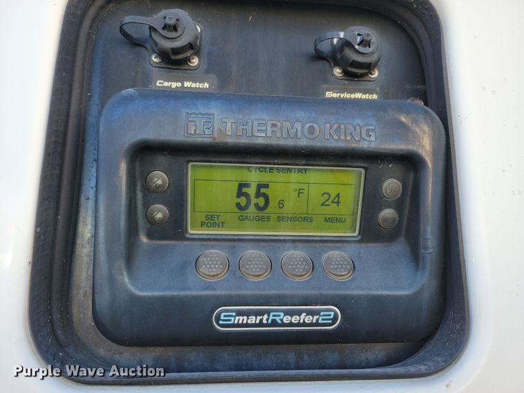 image for item DL7761 2006 Utility 3000R  refrigerated van trailer