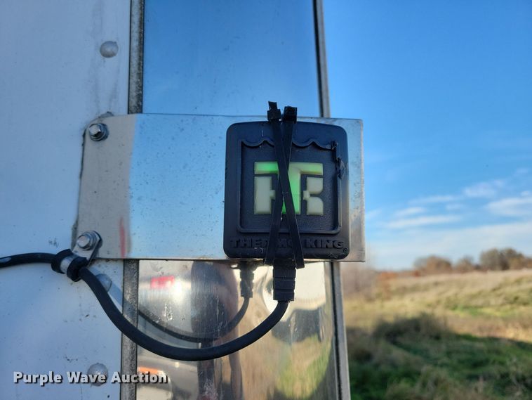 image for item DL7761 2006 Utility 3000R  refrigerated van trailer