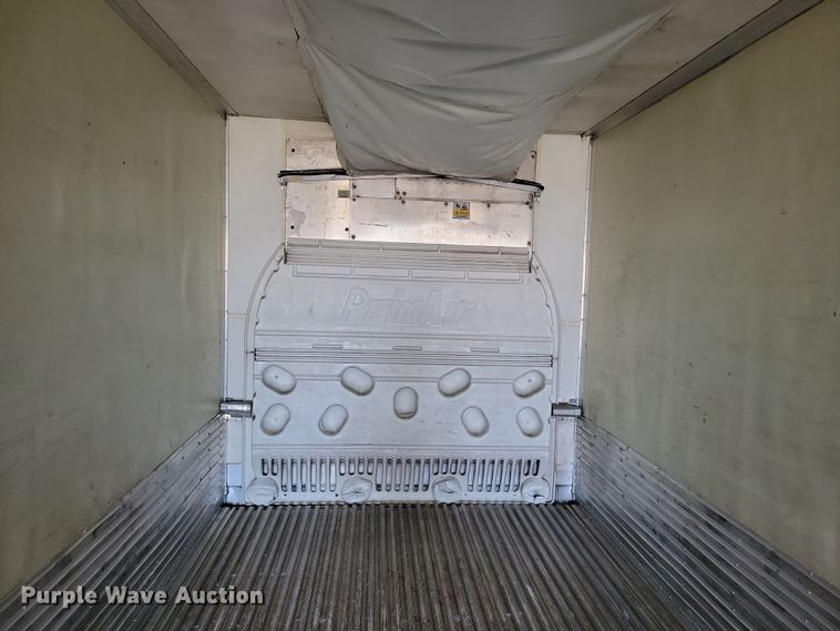 image for item DL7761 2006 Utility 3000R  refrigerated van trailer