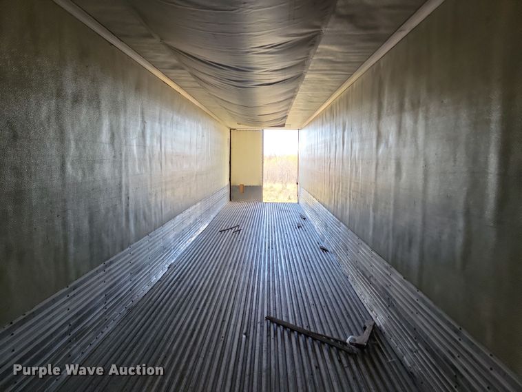 image for item DL7761 2006 Utility 3000R  refrigerated van trailer