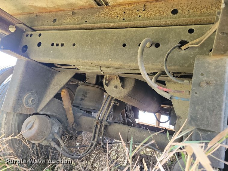 image for item DL7761 2006 Utility 3000R  refrigerated van trailer