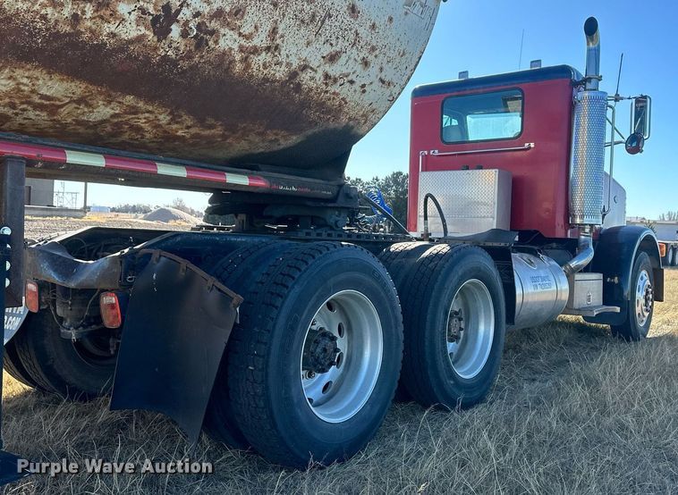 image for item DM2635 1996 Peterbilt 378  semi truck