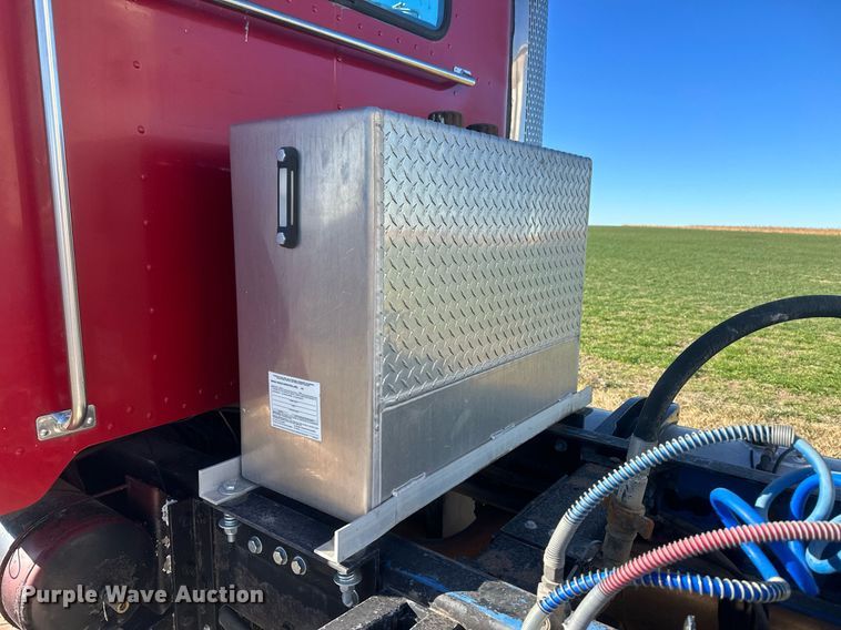 image for item DM2635 1996 Peterbilt 378  semi truck