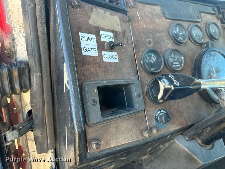 image for item DM2635 1996 Peterbilt 378  semi truck