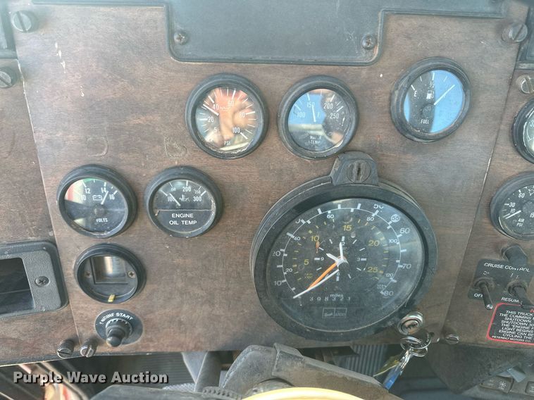 image for item DM2635 1996 Peterbilt 378  semi truck