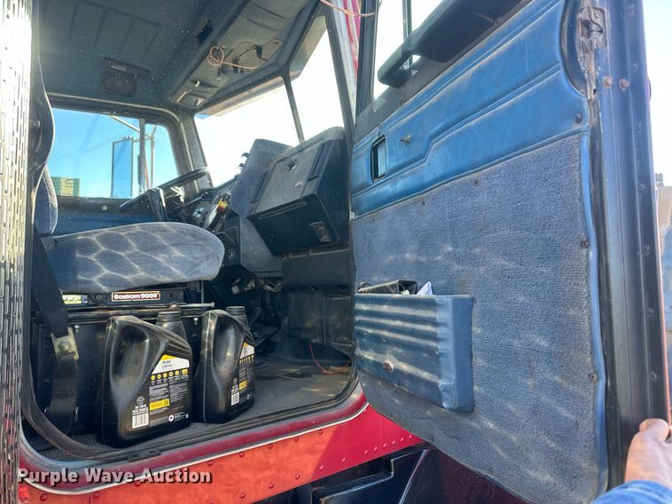 image for item DM2635 1996 Peterbilt 378  semi truck