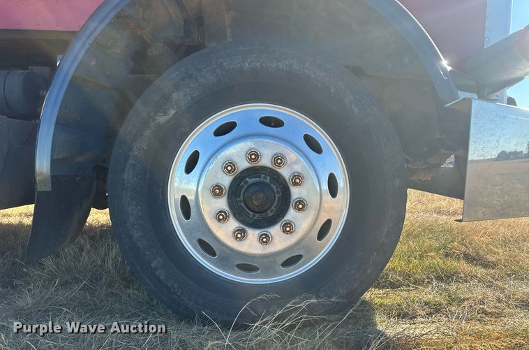 image for item DM2635 1996 Peterbilt 378  semi truck