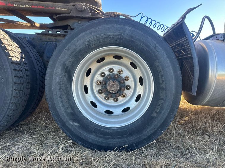 image for item DM2635 1996 Peterbilt 378  semi truck