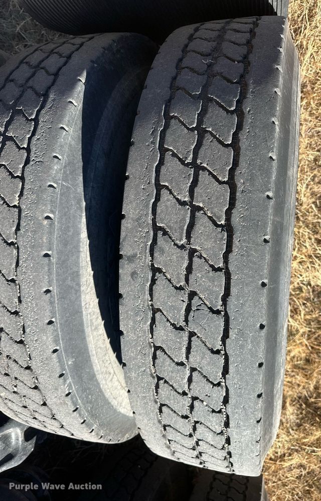 image for item DM2635 1996 Peterbilt 378  semi truck