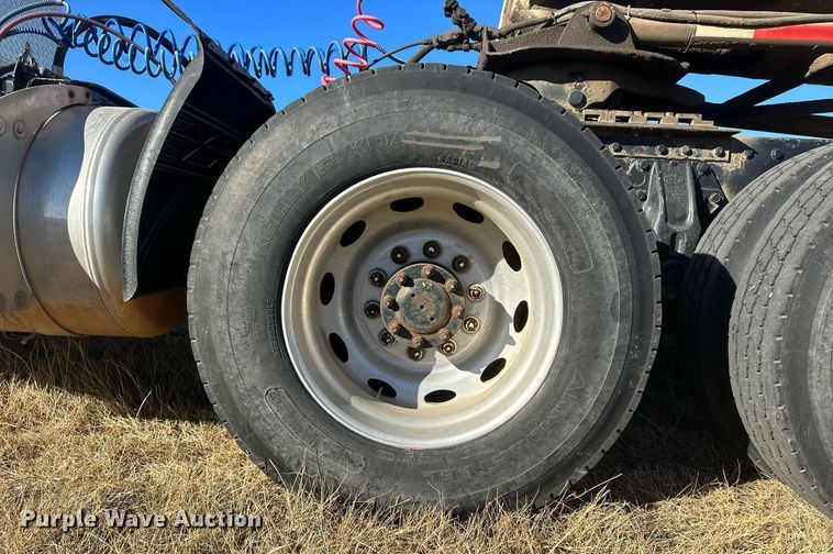 image for item DM2635 1996 Peterbilt 378  semi truck