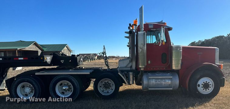 image for item DM2637 1989 Peterbilt 379  semi truck