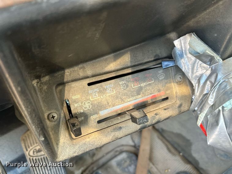 image for item DM2637 1989 Peterbilt 379  semi truck