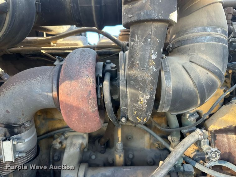 image for item DM2637 1989 Peterbilt 379  semi truck