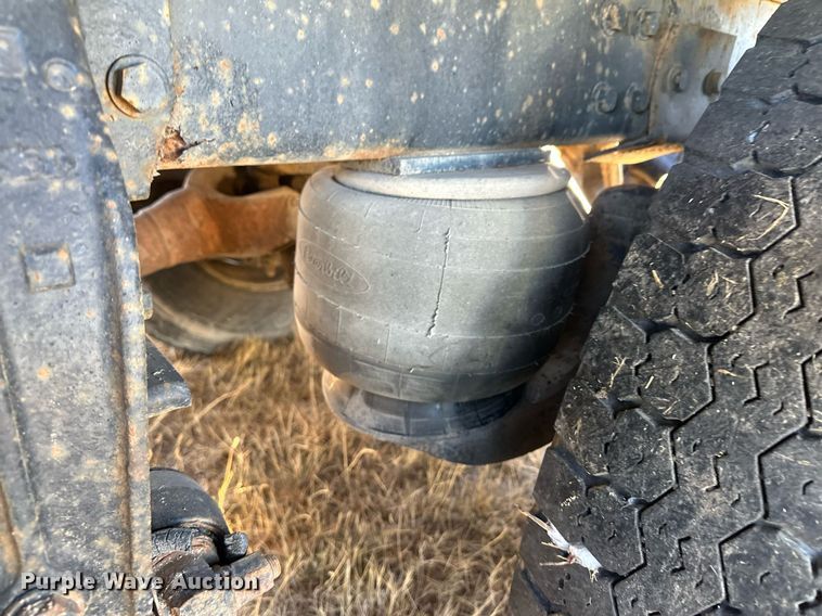 image for item DM2637 1989 Peterbilt 379  semi truck