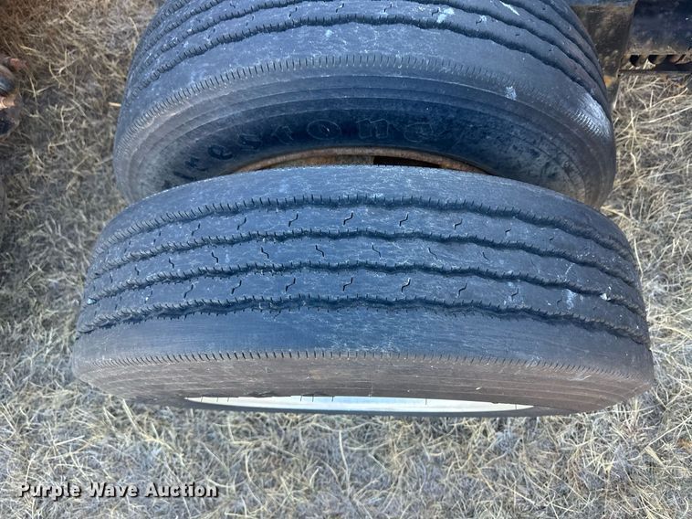 image for item DM2637 1989 Peterbilt 379  semi truck