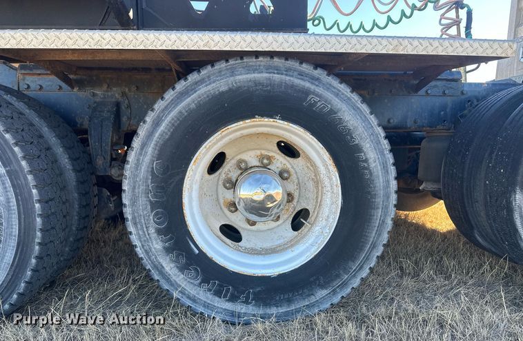 image for item DM2637 1989 Peterbilt 379  semi truck