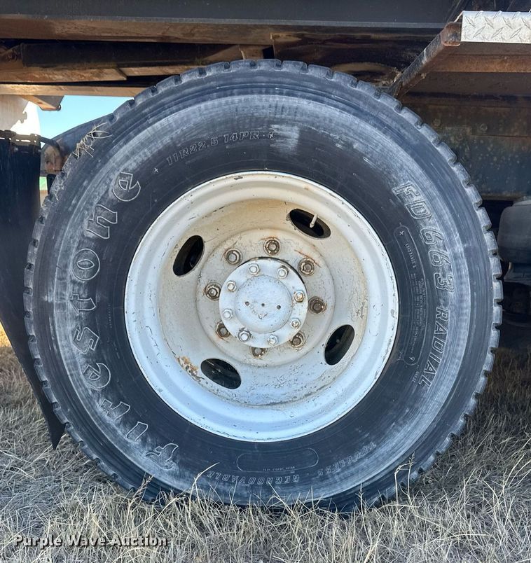 image for item DM2637 1989 Peterbilt 379  semi truck