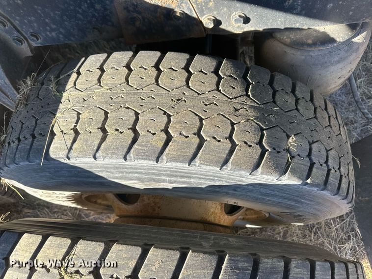 image for item DM2637 1989 Peterbilt 379  semi truck