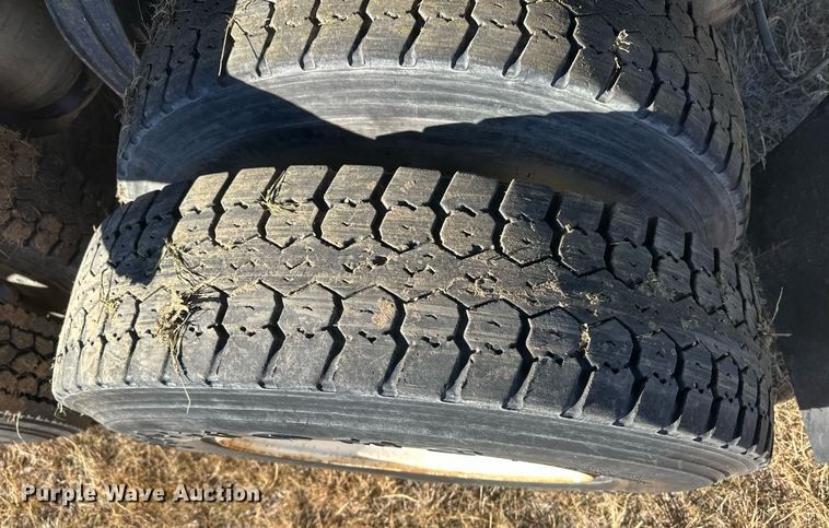 image for item DM2637 1989 Peterbilt 379  semi truck