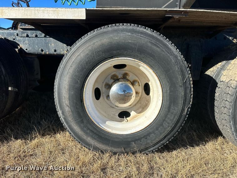 image for item DM2637 1989 Peterbilt 379  semi truck