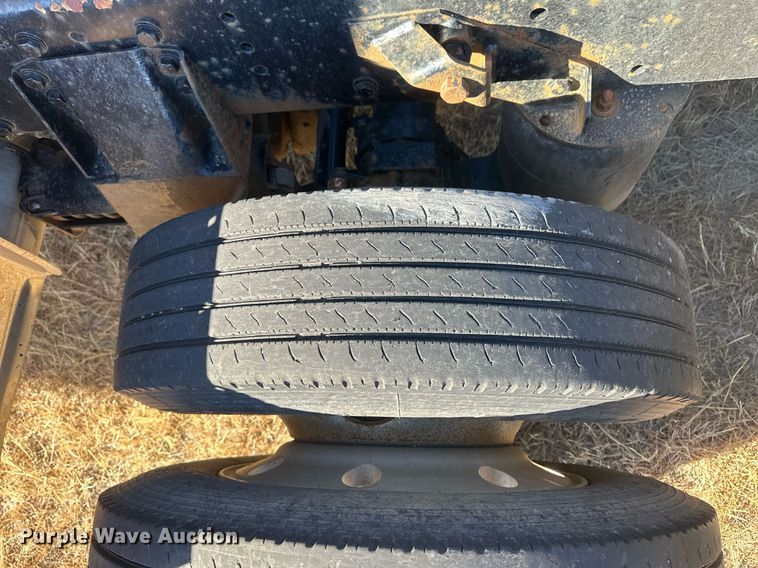 image for item DM2637 1989 Peterbilt 379  semi truck