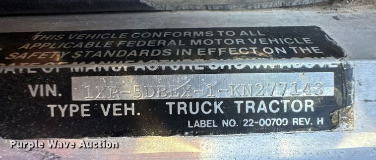 image for item DM2637 1989 Peterbilt 379  semi truck