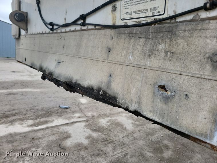 image for item DN4220 2006 Utility 3000R  refrigerated van trailer