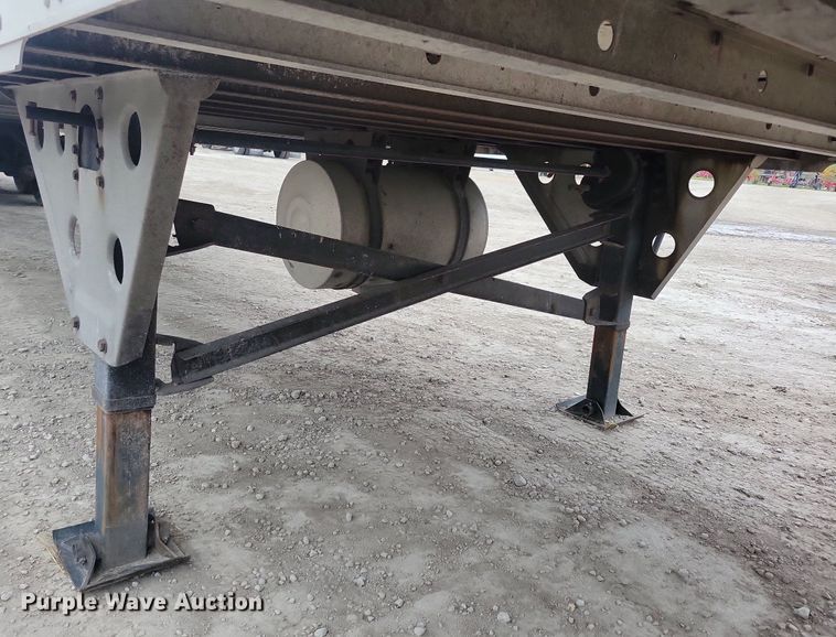 image for item DN4220 2006 Utility 3000R  refrigerated van trailer