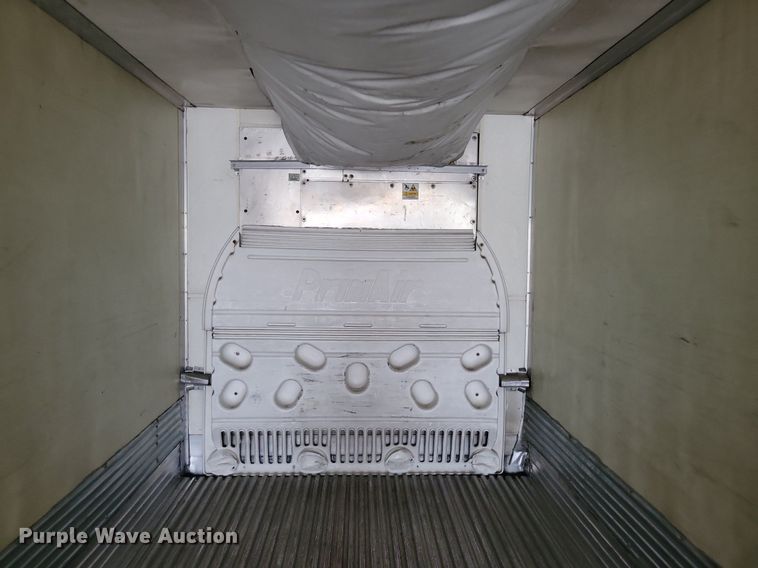 image for item DN4220 2006 Utility 3000R  refrigerated van trailer